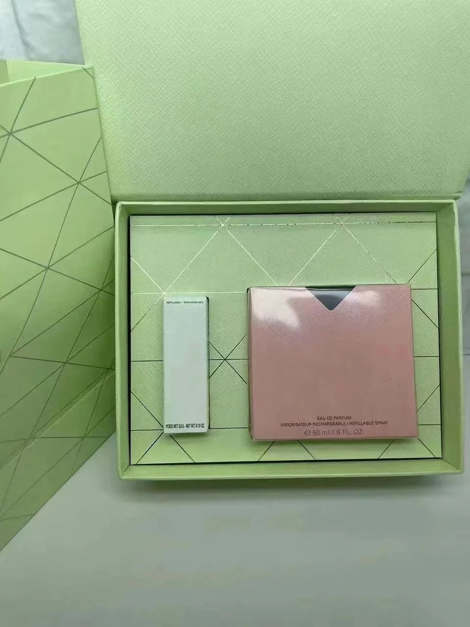 Perfume 50ml Lipsticks 3.8g Makeup Gift 2pcs Sets B101 B03 Matte Lipbalm Parfum Fragrance Cosmetics Daily Life Wear Lady Festival GiftS ness Green B