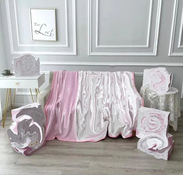 wholesale Designs Designer Blanket Classic Design Air Delicate Conditioning Car Travel Bath Towel Soft Winter Fleece Shawl Throw Blankets