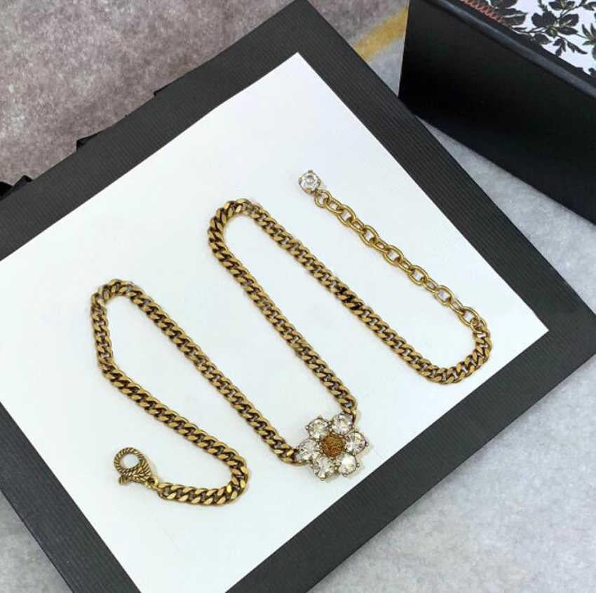 High Quality Vintage Flower Pendant Choker Necklaces Women Fashion Statement Chain Necklace Clavicle Jewelry