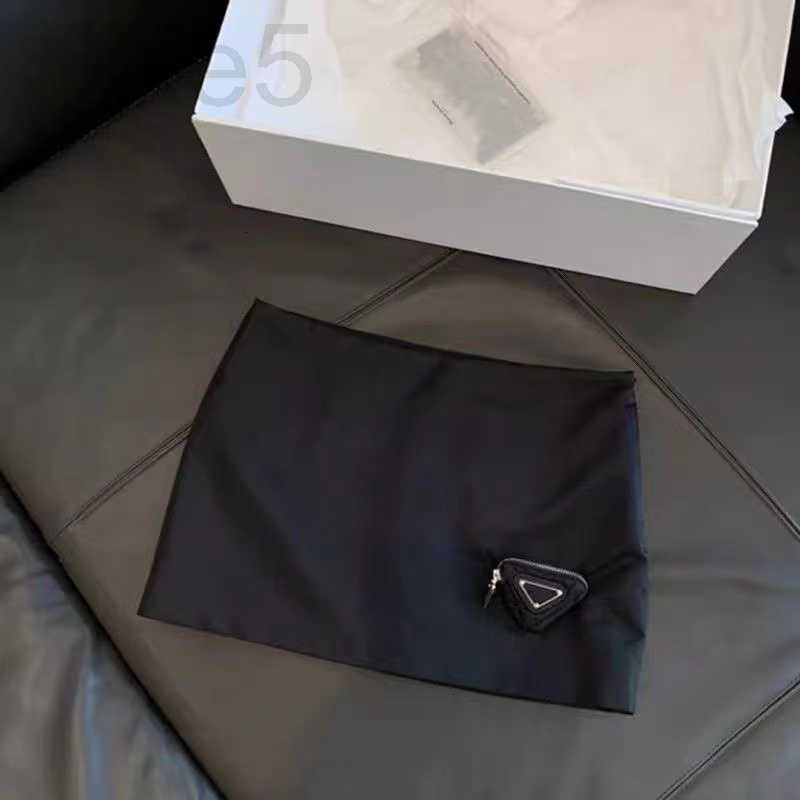 Skirts designer Designer High Quality Fanny Pack Nylon Dress Short Skirt Fashion Bag Hip A Line Low Waist Letter Logo Simple Y1DT