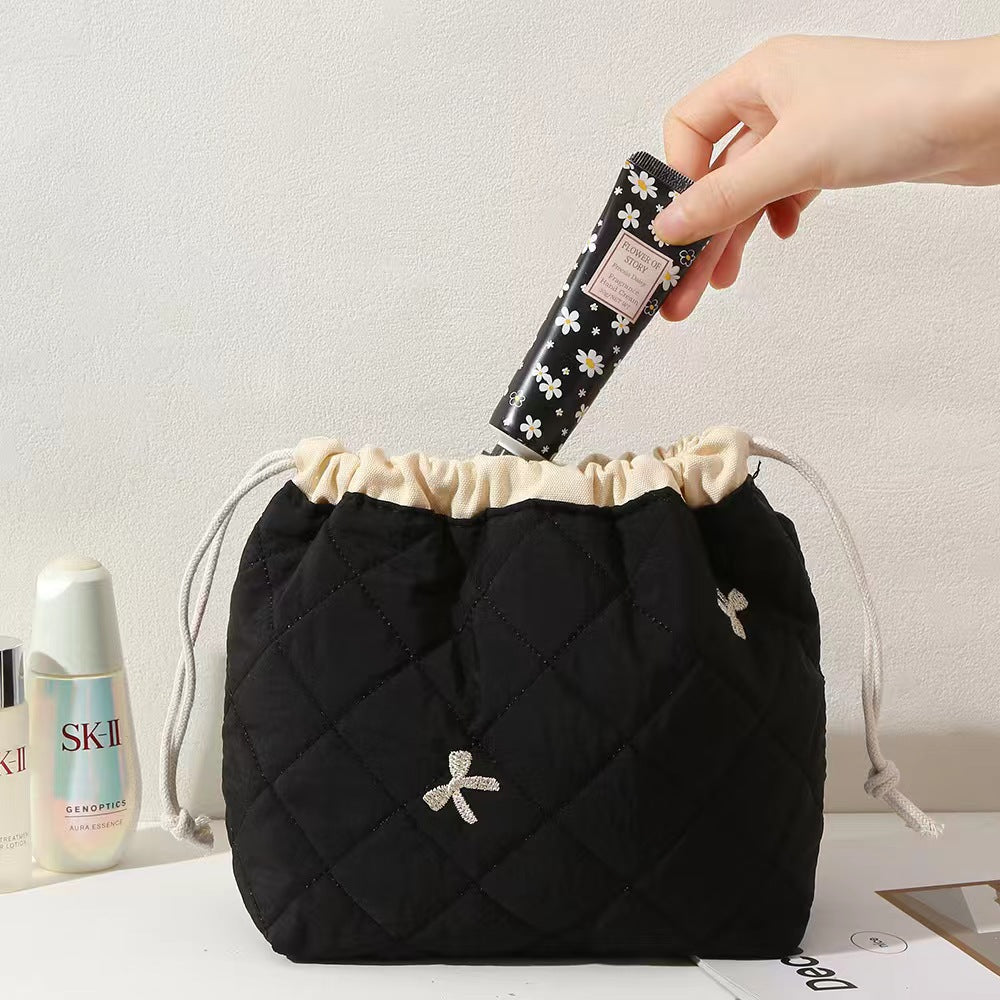A536-AAAA Small Fresh Lily Flower Cosmetic Bag - Portable Travel Skin Care Storage