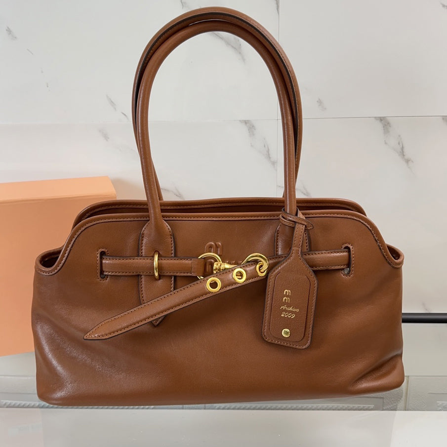 Tote Bag Designer Bag shoulder bag Vintage Handbag Suede Women&#039;s Aventure Shell Bag Leather Crossbody Embossed Letter Tote Luxury bag High-qual