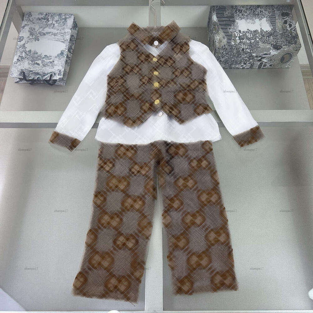 Top baby Tracksuits Clear-line embroidery boys shirt set autumn kids designer clothes Single-breasted shirt and Jeans A679X19N170