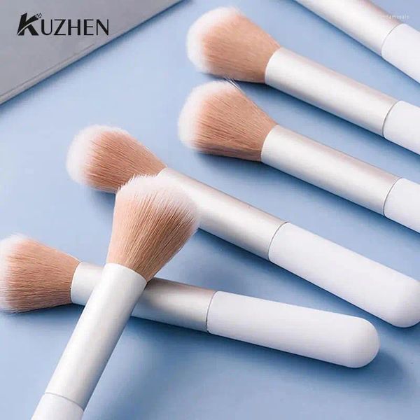 Makeup Brushes 1Pcs Round Handle Multifunctional Girl Professional Powder Foundation Blush Brush Cosmetic Accessories