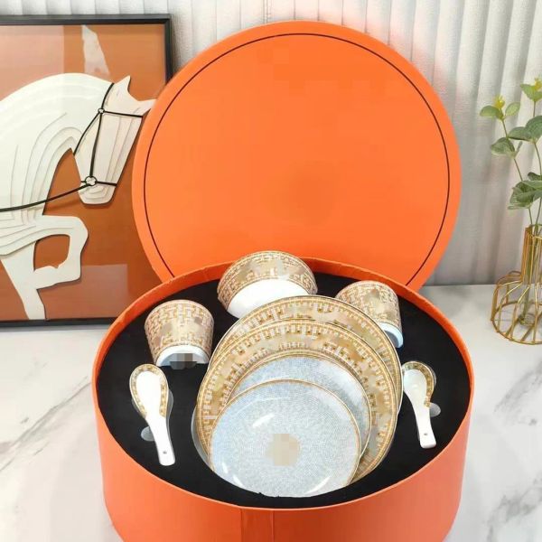 Designer Dinnerware Sets European Plate Spoon Set Bone China Tableware for Two People 10-piece Sets Luxury Household Gift Box-1