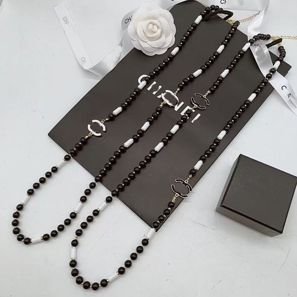 20style Luxury Brand Designer Retro black and white Pearl Pendants Necklaces Letter Choker Sweater Chain Jewelry Accessories