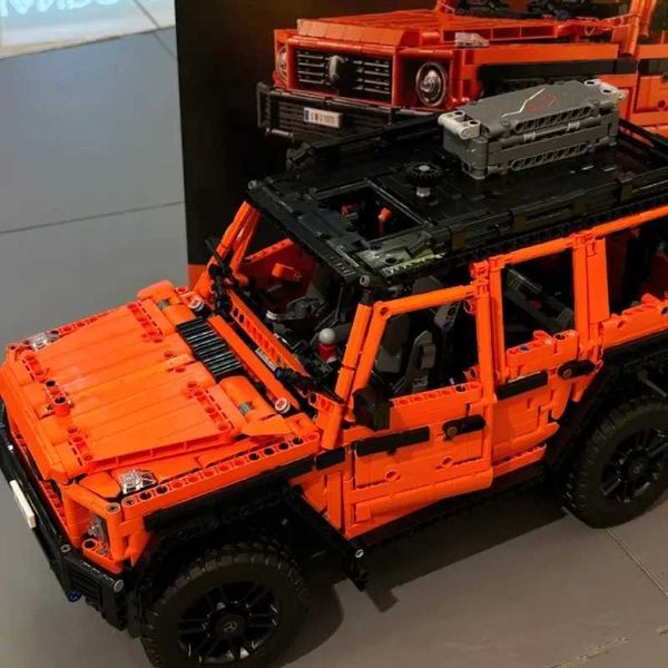 Blocks Mercedes Benz G 500 Professional Line Automotive Architecture Package G-Wagon Model Gift Suitable for Adults 4X4 and Off Road Vehicle