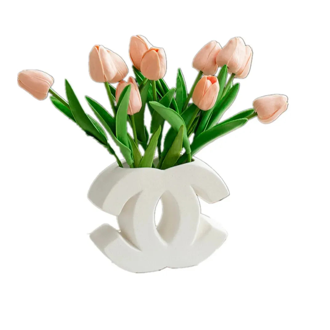 Luxury ceramic vase designer ic shape white vase INS style floral vase cream style Nordic Dining table decoration vase home entrance ornaments R2504