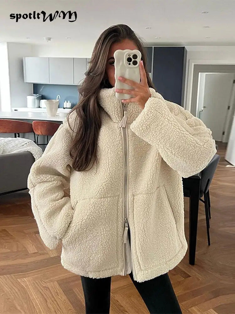 Solid Stand Collar Women Lamb Wool Jacket Fashion Long Sleeve Pockets Zipper Jackets Winter Warm Chic Lady Streetwear 240110