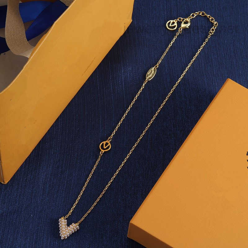 With BOX Pendant Necklaces Designer Letter V Chokers Luxury Women Fashion Jewelry 18K Gold Pearl Necklace jewelry