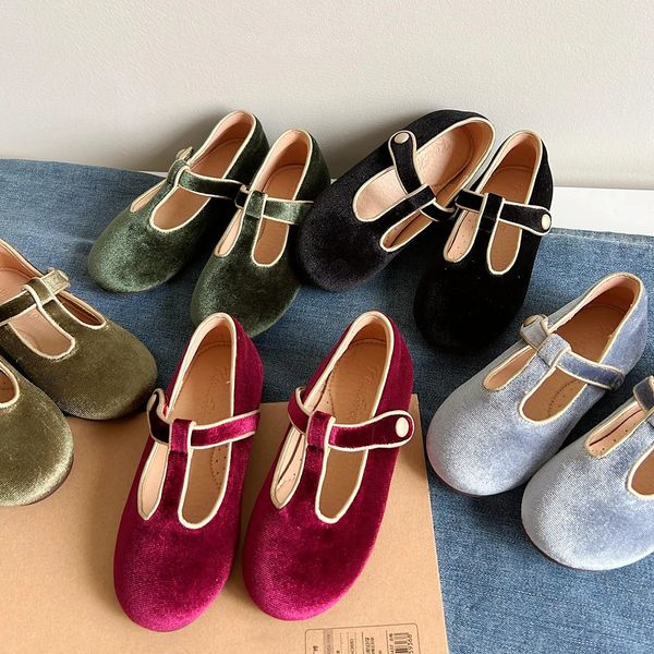 Velvet Princess Shoes 2024 Inverno Childrens Mary Jane Retro Shoe for Girls 241213