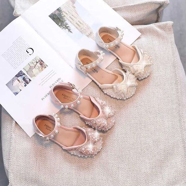 Sandálias Girls Sandals 2024 Summer New Fashion Bow Princess Shoes Baby Sole Bright Diamond Dance Shoe Pearl Sapatos H08068 H241213