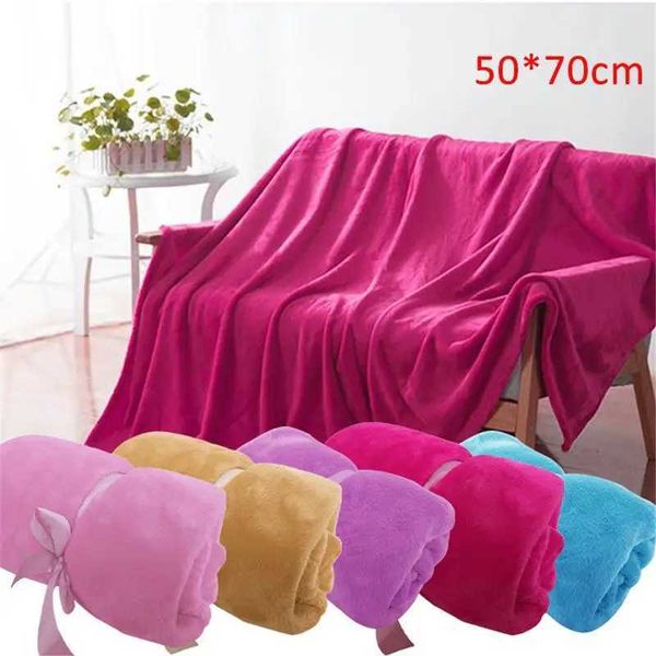 Blanket Solid Color Soft Throw Blanket Warm Coral Artificial Velvet Plaid Blankets Winter Soft Warm Flannel Burrito For Bed Travel Z241021