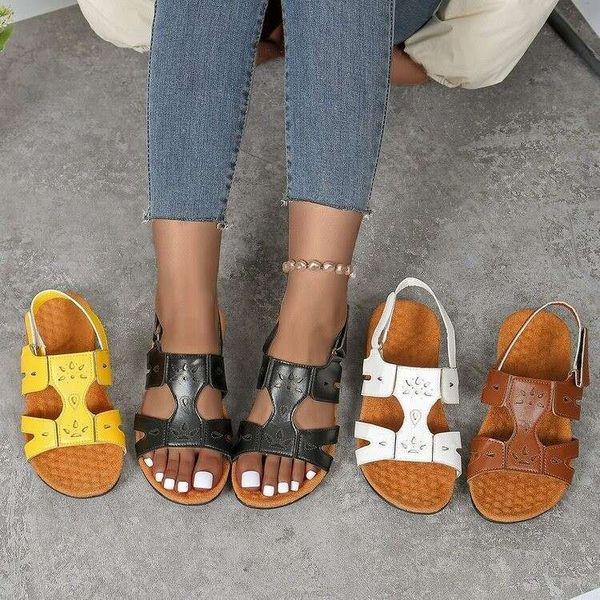 Large size sandals for women 2024 summer new fashion candy color casual flat bottom mom wearing beach women&#039;s shoes Casual Shoes