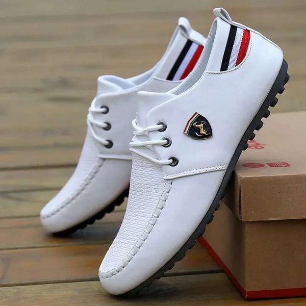 2022 Solid Color Slip Men Driving Spring And Autumn New Style Breathable Men&#039;s Peas Shoes the British Sneakers