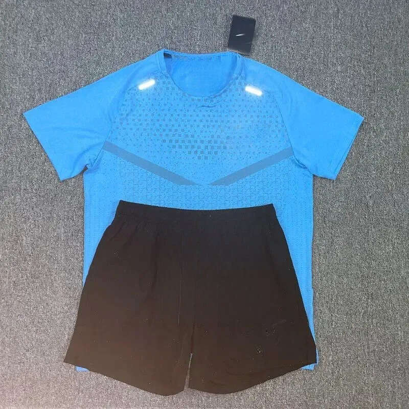 Designer T-shirt Niki Windbreaker Niki Shirt Graphic Tee Beach Wear Under Amour Montirex Trackuit Tech Fleece Gym Clothing Men Sportwear Under Amour