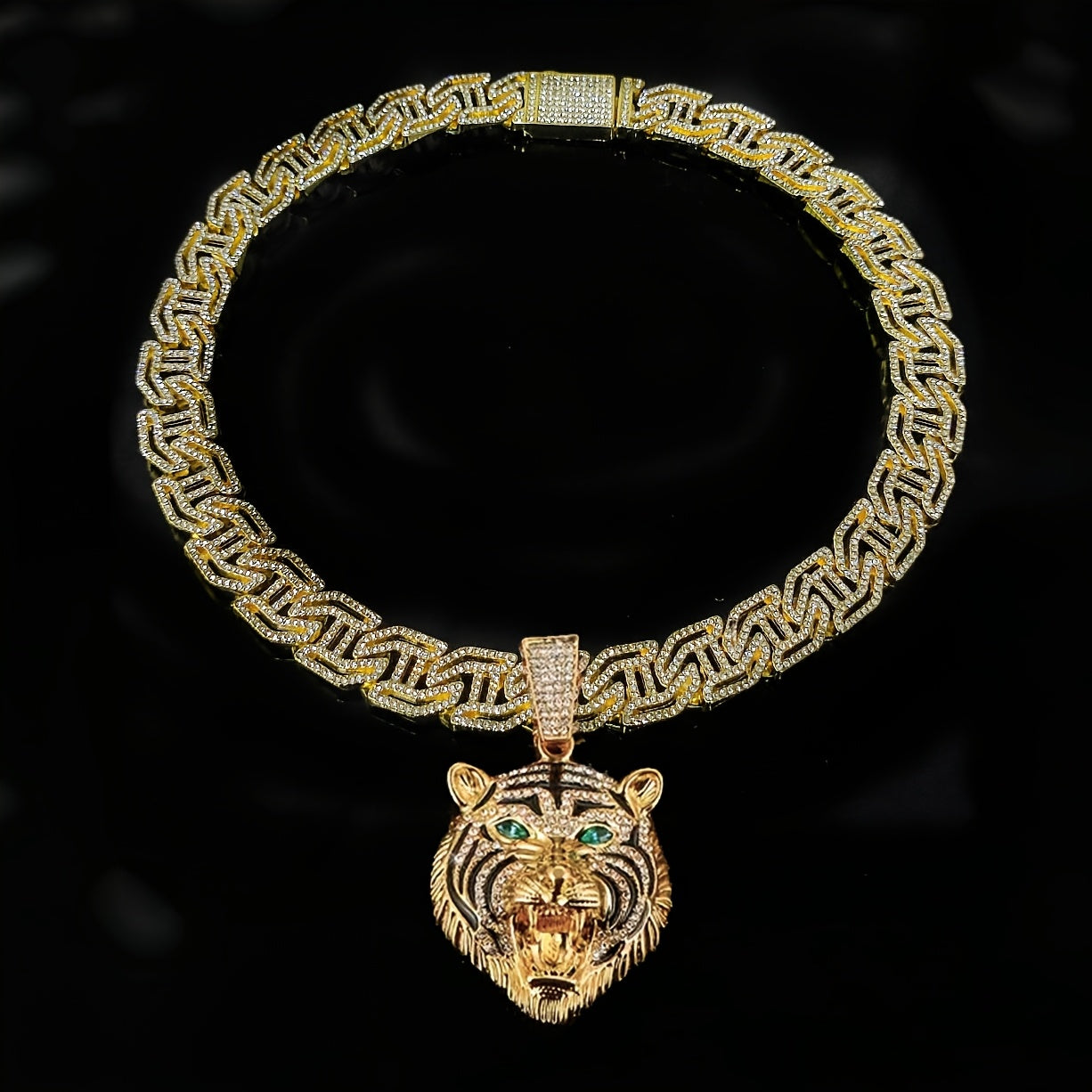 TEMU 1pc Domineering Green Shaped Pendant, With Inch Cuban Necklace, Suitable For Daily Wear And Gift For Men And Women