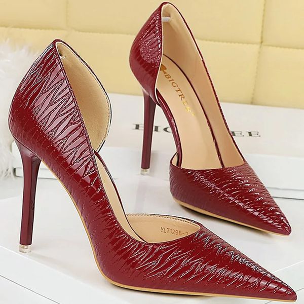 Womens 11cm high heels slim high heels pump toes wine red nude high heels womens side hollow patent leather wedding dress shoes 240612