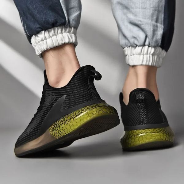 2023 New Summer Golf Shoes for Men Outdoor Sports White Shoes Running Shoes Ultra Light Mesh Breathable Men&#039;s Casual Sneakers