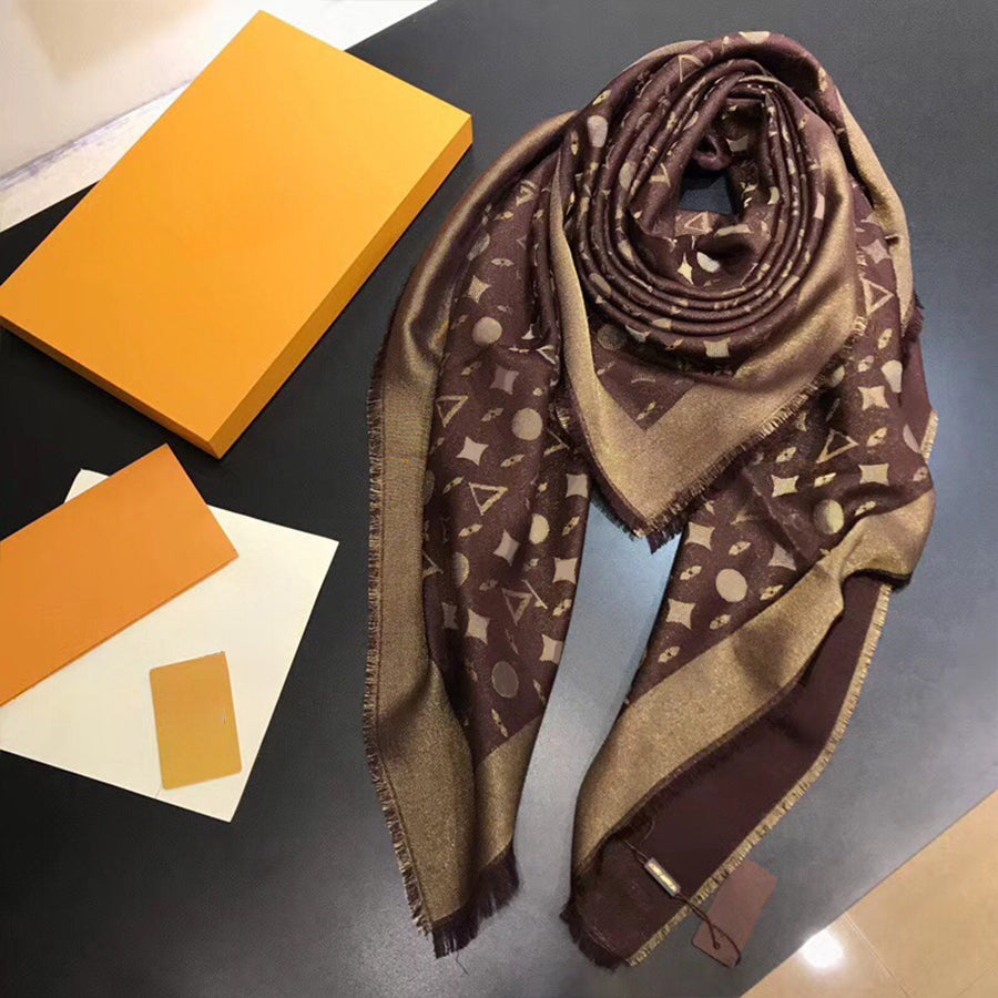 Designer Scarf for Women Luxury Scarves Cashmere Scarf 140x140cm Silk Shawl Long Neck Winter Pashmina Letters Design Dark Pattern Gold Silver Wire W