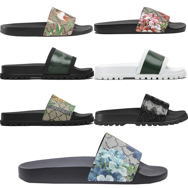 Designer Slippers Rubber Slides Black White Flat Gear Sole Shoes For Men Women Blooms Floral Berry Strawberry Striped Scuffs Mules Fashion L