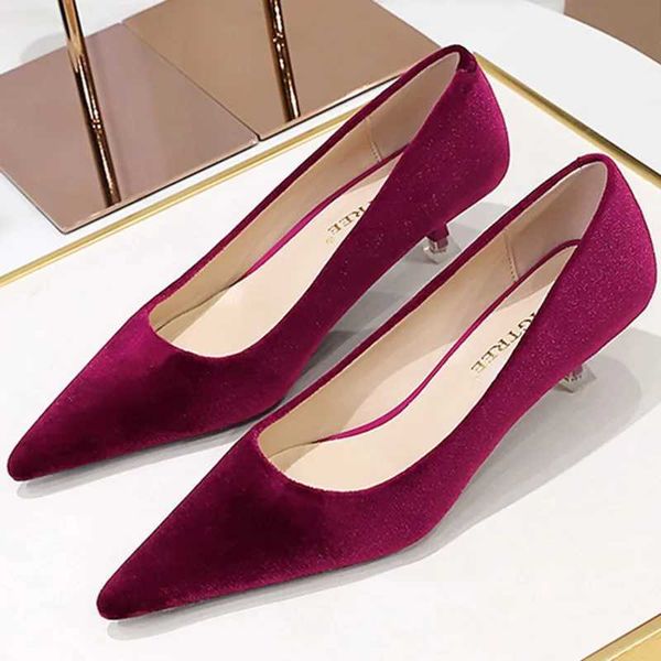 Western Style Fashion Simplicity Party Women Shoes 4.5cm Thin Heels Mid-heels Shallow Pointed Toe Flock Ladies Shoes Wine RedC241221