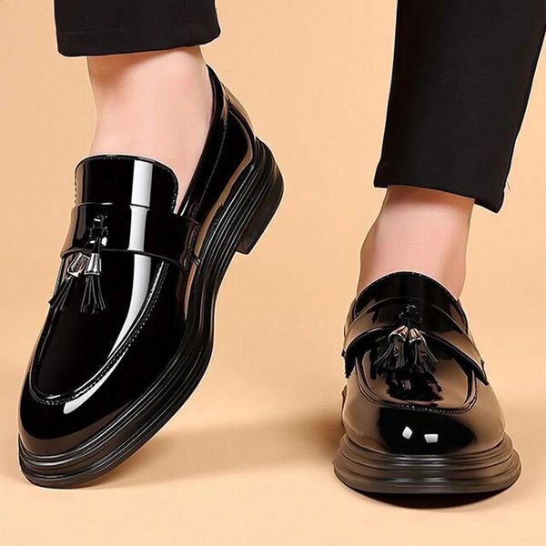 Fotwear mens leather shoes slip in the office mens formal shoes wedding party mens tassel dress shoes breathable driving lazy Oxford 241121