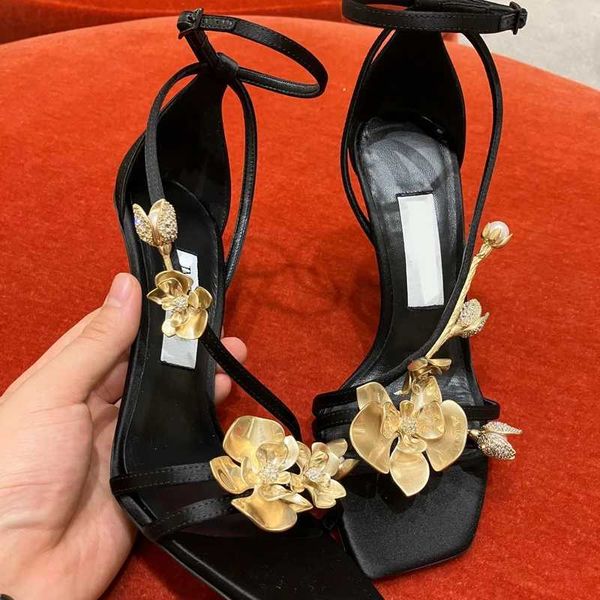 Golden Flowers High Heels Women Silk Designer Sandal Metallic Flower Square Toe Pointed Fine Heel Party Dress Shoes PumpsL464
