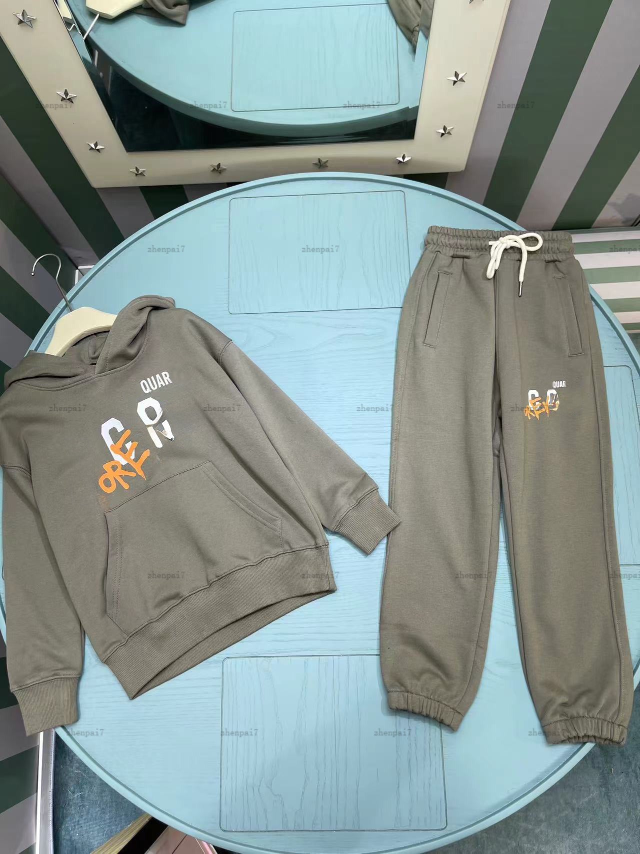 Top baby Tracksuits Autumn child hoodie kids designer clothes Double-pressure line process sweatshirt and sweatpants A862X24N215