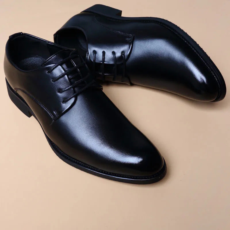 H22 British Student Inspired Breathable Leather Oxfords: Elegant Black Business Attire