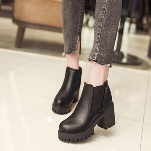 Fashionable and comfortable round toe high heels casual thick high heels short solid color autumn and winter womens boots 241125