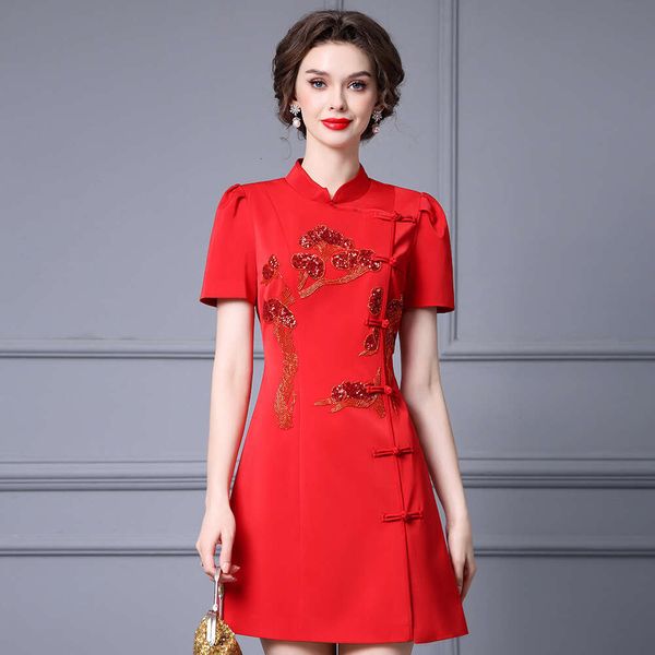 Red Improved Cheongsam Skirt 2024 Summer Heavy Industry Diamond Studded Stand Up Collar Buckle New Chinese Style Dress Short Self-cultivatio