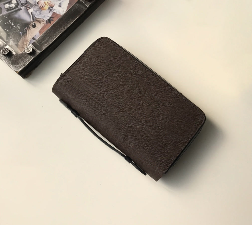 Fashion designer clutch bags luxury purses mens womens wedding leather wallets Highs quality monograms handbags Zipper Size XL card holders mini eve