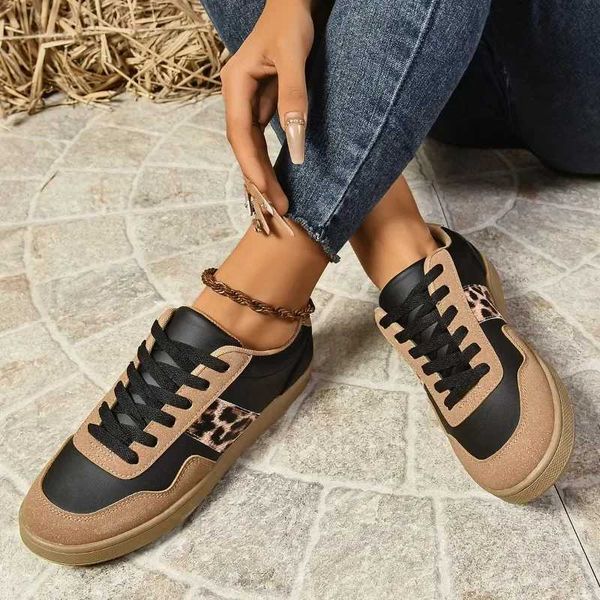 Sapatos casuais femininos tênis tênis 2024 New Fashion Leopard Print Shoes casuais Sapatos de caminhada ao ar livre tênis confortáveis mul