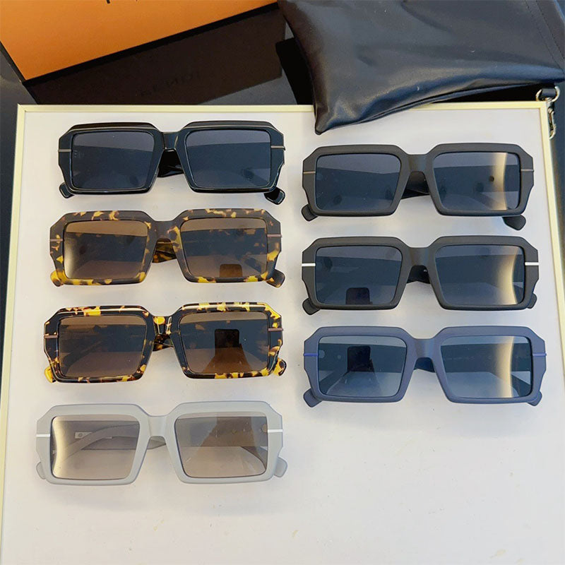 Designer Lunettes de Soleil Mens and Womens Design Casual Fashion Turtle Color Large Plate Mirror Frame Square Frame Mirror Legs with 3D Symbol Patt