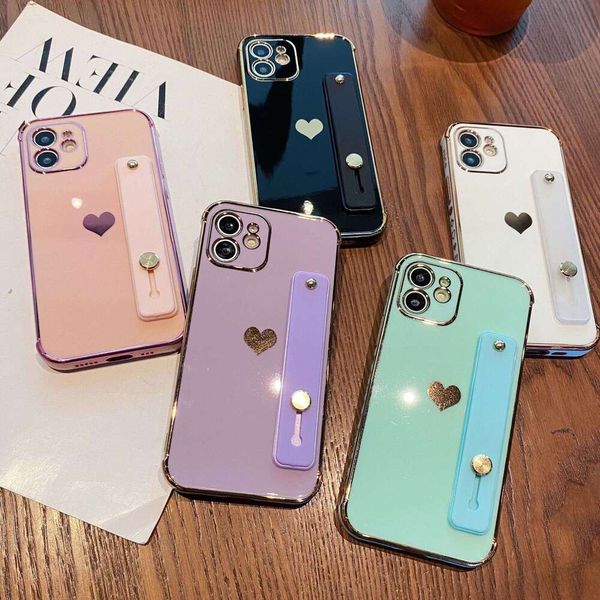 Side electroplated heart-shaped wristband 16PRO suitable for Apple 15 phone 14-13-12-11 soft case