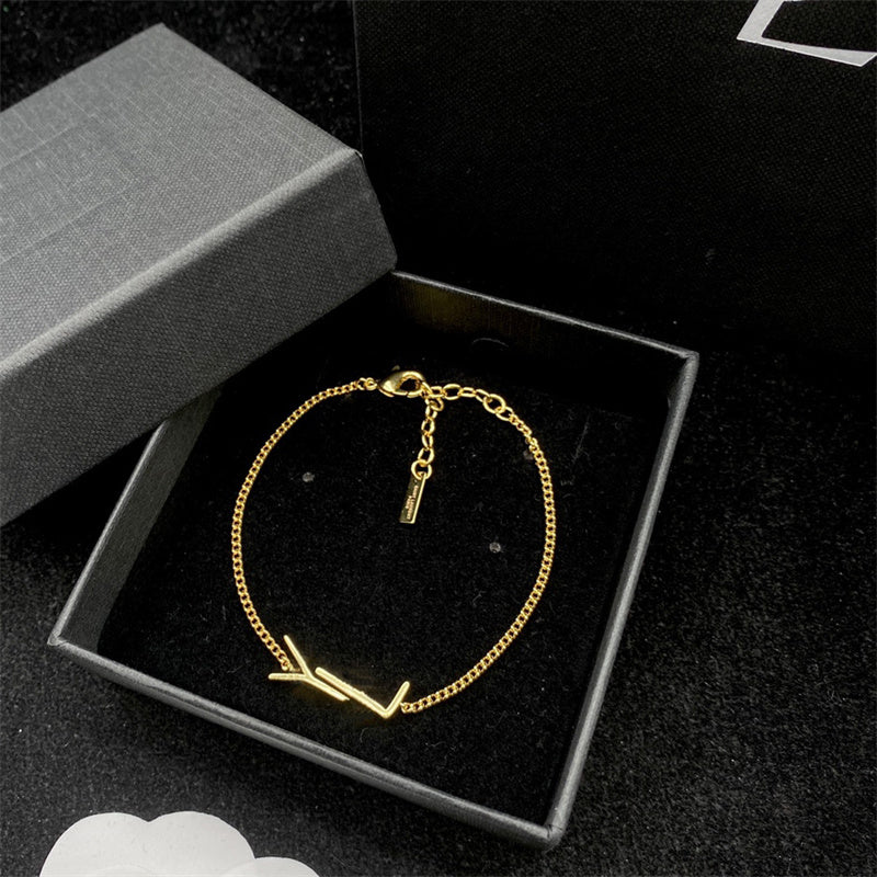 Luxury Designer Jewelry Pendant Necklaces Wedding Party Bracelets Jewellery Chain Brand Simple Letter Women Ornaments Gold Necklace kl