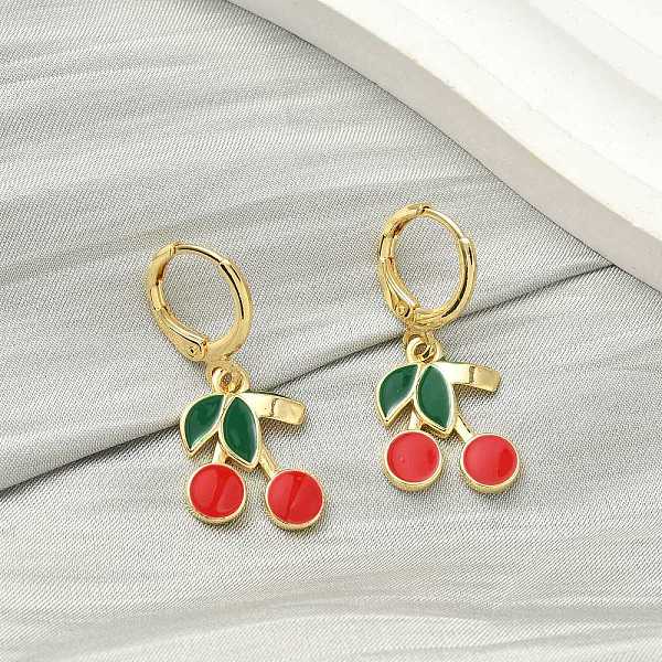 Boucles d'oreilles pendantes à levier en laiton émaillé cerise