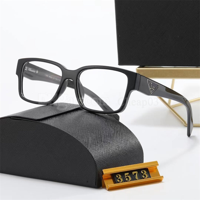 Designer sunglasses fashion sunglasses for women Luxury Letter mirror leg inlaid with diamond Beach shading vintage protection polarized glasses gif