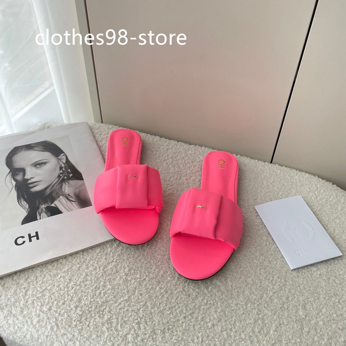 Designer Slippers Tribute Rubber Slides Metal buckle Leather Flat Heels Claquette For Female Womens Summer Outdoor Shoes Fashion Sandals Sandles 35-