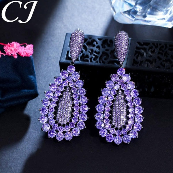 CANDICE Boucles d'oreilles pendantes en forme de goutte d'eau super longue pour femme avec pierre de cristal violet étincelant et plaqué or noir pour