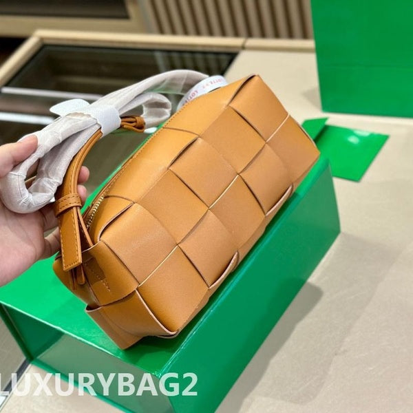 Designer Evening Square Messenger Bags Women Woven Bag Plain Knitting Leather Chains Button Sequined Soft Quilted Single Crossbod Luxury