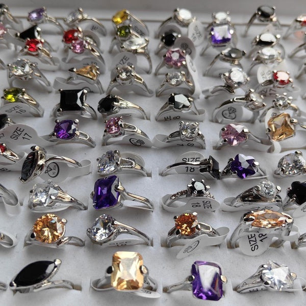 Lots en gros mélangés 20 pièces couleurs fines CZ argent plaqué charme dame anneaux 16-19mm