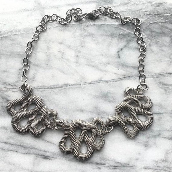 New Goth Necklace Snake Necklace Large Gothic Necklace Style Metal Entwined Snakes Pagan Jewelry Cosplay Necklace Statement Witch Women Fashion Gift