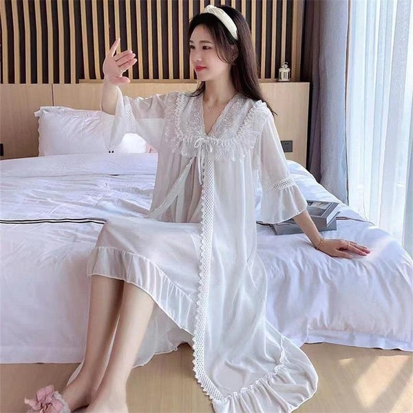 Mode féminine deux pièces pyjamas ensembles Satin chemise de nuit Floral dentelle vêtements de nuit Lingerie robe (7 couleurs)