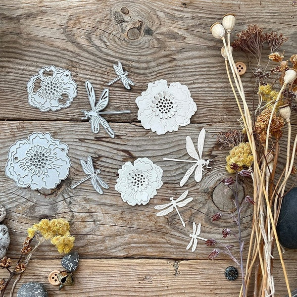 Dragonflies Flowers Metal Cutting Die, Paper Die Cuts, Cutting Dies for Card Making, Metal Die Cut Stencil for DIY Crafts Scrapbook Album Paper Card