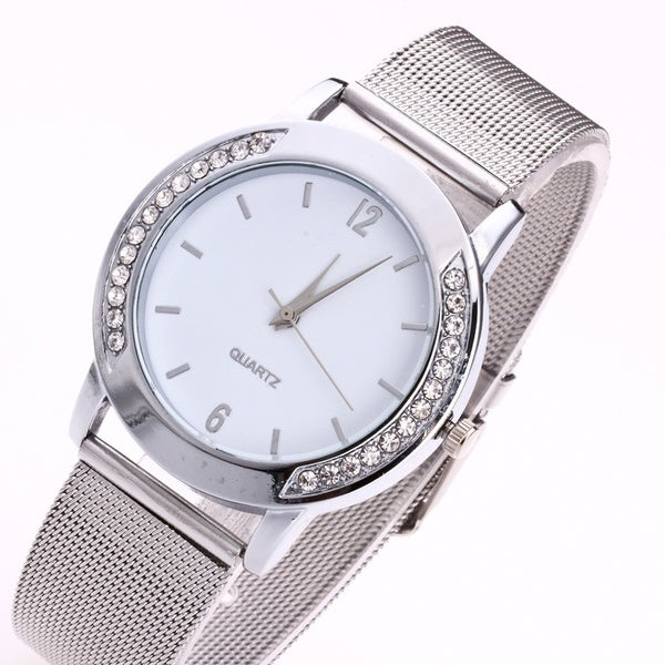 Montres à quartz argentées à la mode pour femmes montre-bracelet décontractée en diamant strass montre-bracelet pour dames montre en or