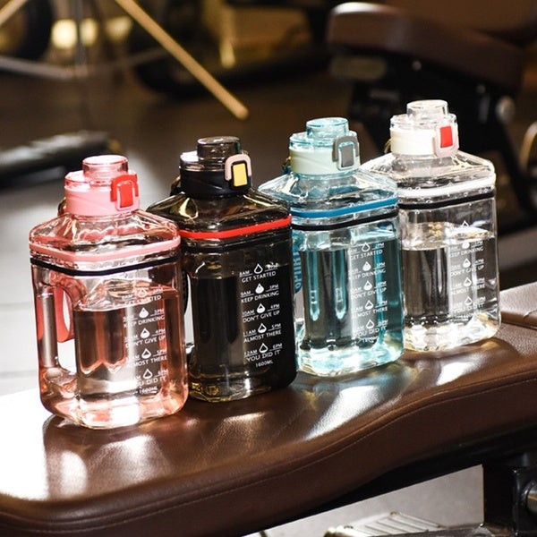 Bouteille d'eau de sport 2,2 l-0,58 gal grande capacité tasse à eau seau carré 100° température de l'eau fitness en plein air portable paille grande