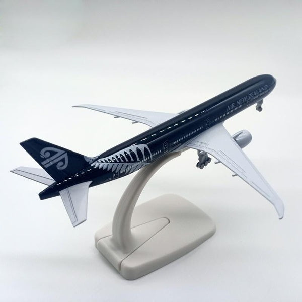 20cm 1:350 Scale Aircraft Model Alloy Airbus Plane Diecast Airplane Boeing 777 Air New Zealand for Gift Collection Home Office Decoration
