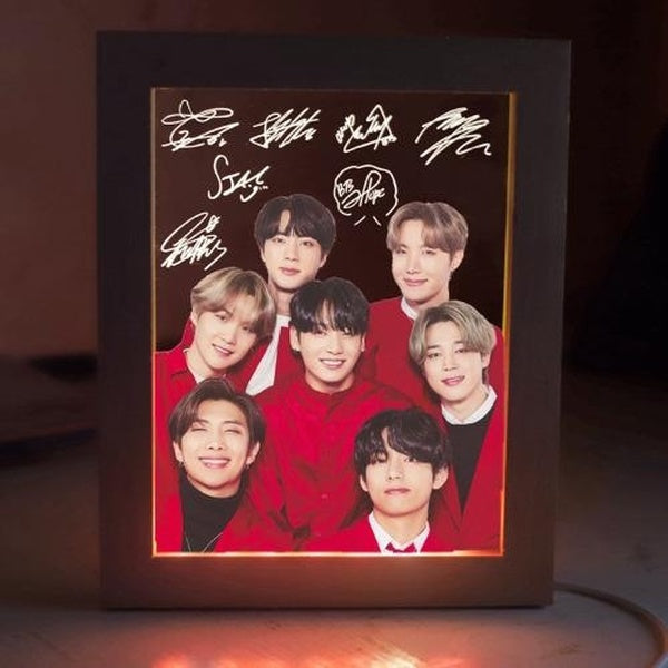 New KPOP 防弾少年団 Bangtang Boys Member Led Stand Photo Frame Light Nightlight Warm Color Desk Lamp Photo Decoration with Frame For Army Fans Gift Jungko
